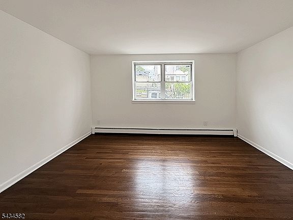 4th image of 109 William St APT 2