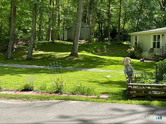 3rd image of 17 Evergreen Park