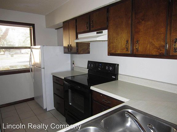 2nd image of 2724 Tyndall Dr