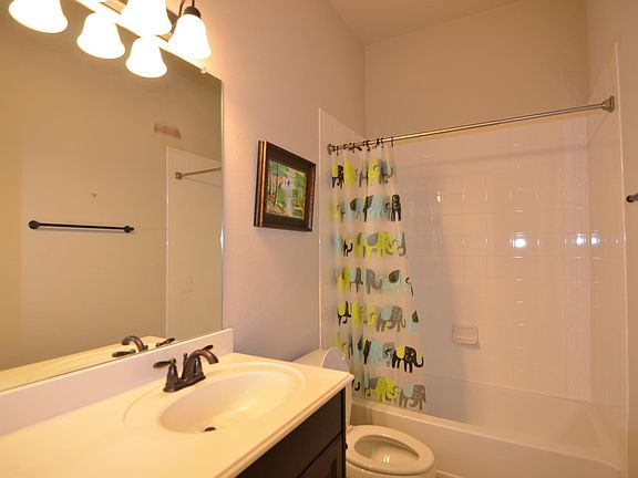4th image of 943 Whitehall Dr