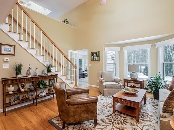 4th image of 58 Heritage Drive #20
