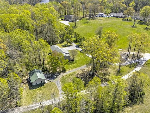 4th image of 20600 Old Gravel Ln