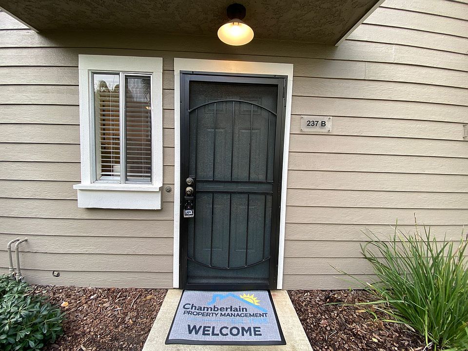 1st image of 237-239 Tamarack Ave #237-B