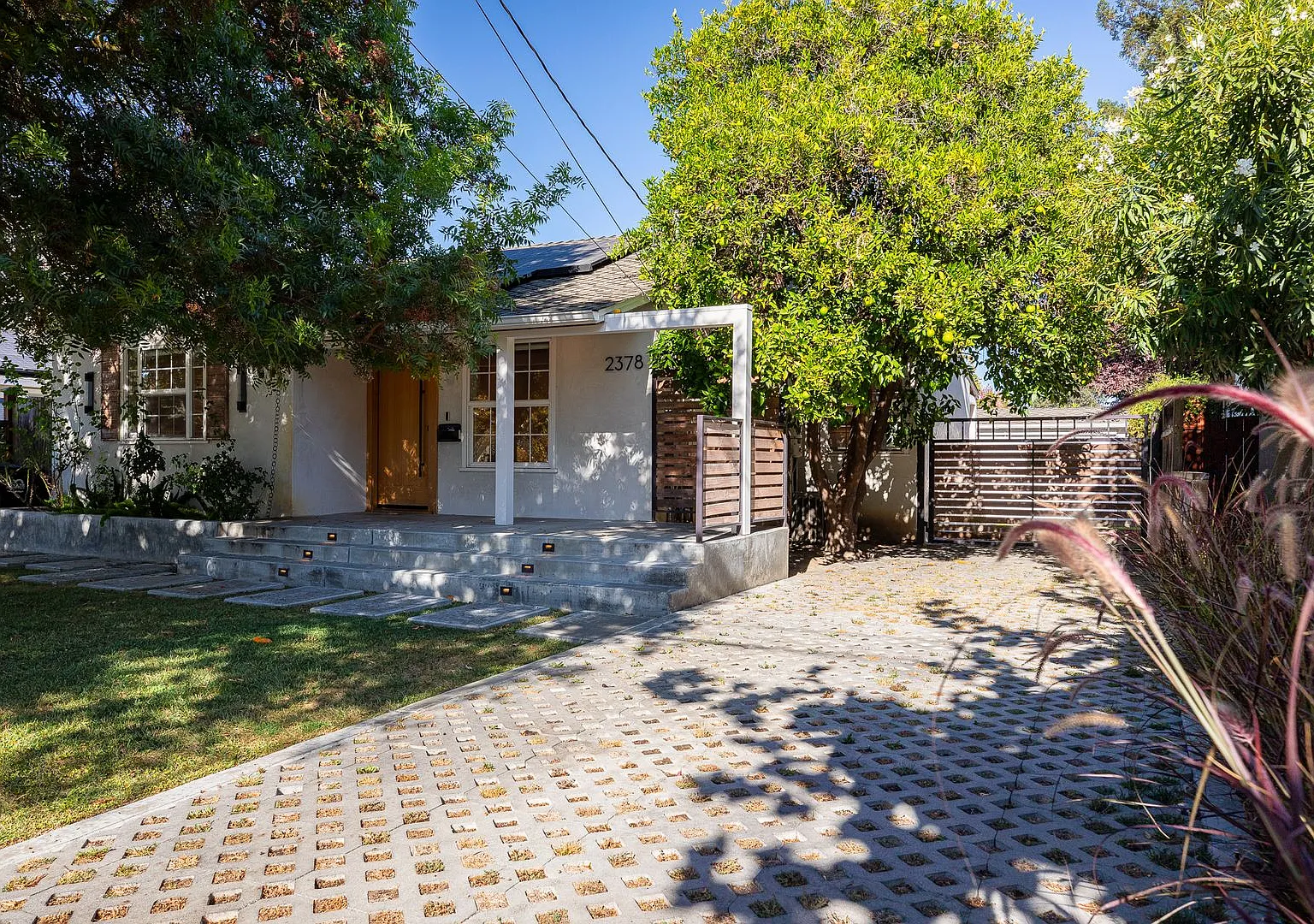 Modern 3-Bedroom Home with Private Gated Property & Beautiful Outdoor Living — Photo 3