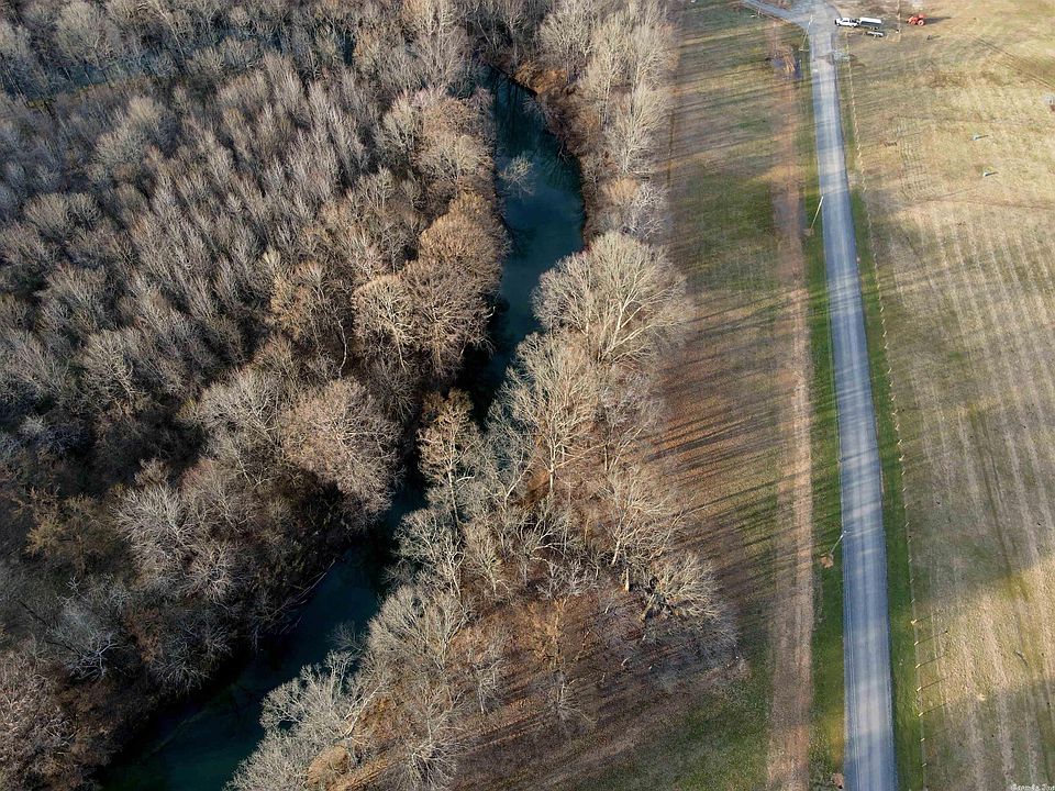 2nd image of 19 Sunshine Ln
