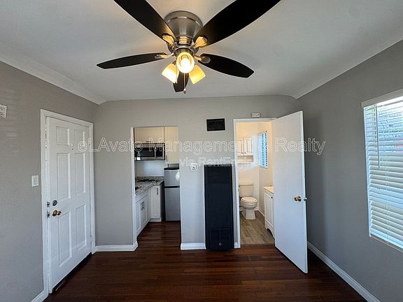 2nd image of 10822 Ventura Blvd APT 1