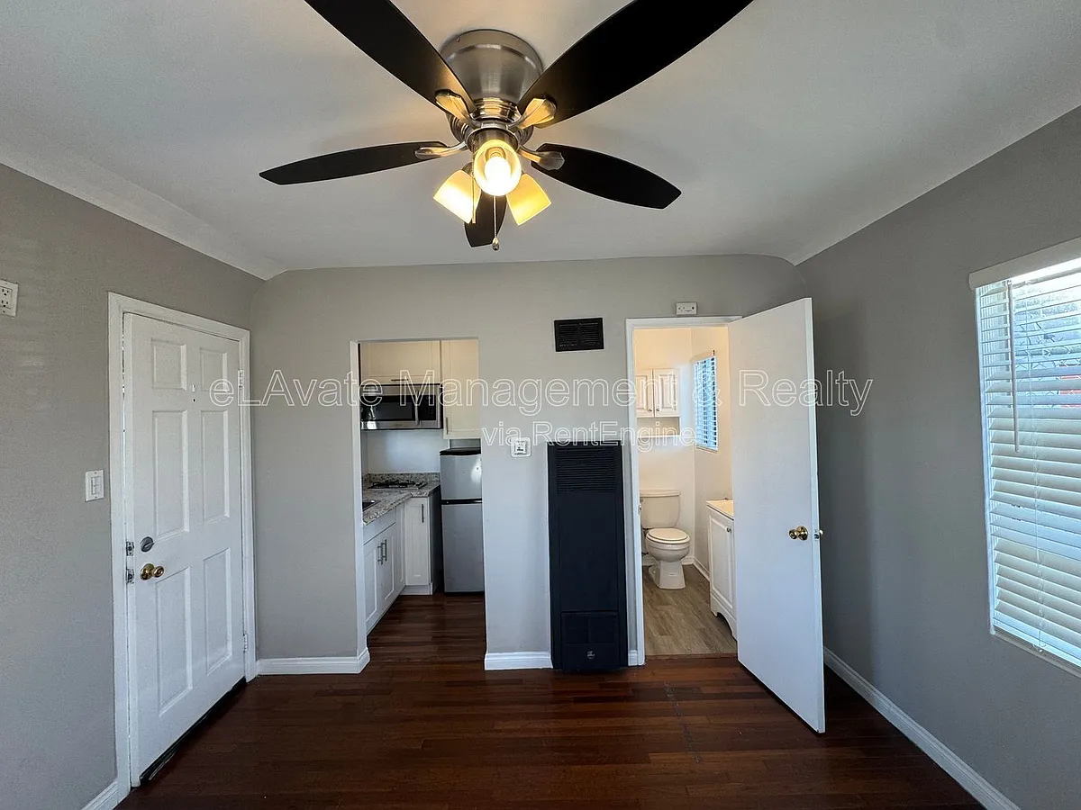 Building Photo - 10822 Ventura Blvd #1