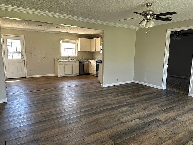 1708 W Elm St — Photo 5