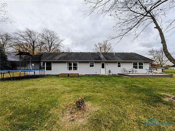 4th image of 723 Heller St