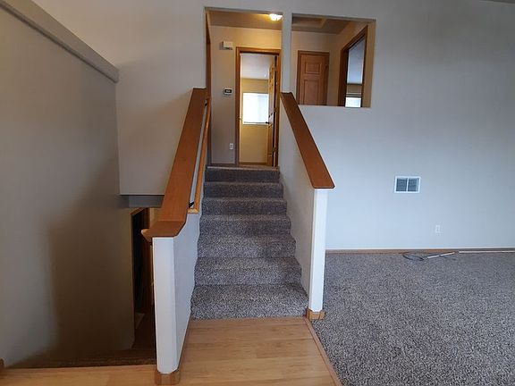 3rd image of 4901 Coal Bank Dr