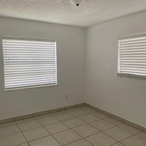 728 Michigan Ct — Photo 5