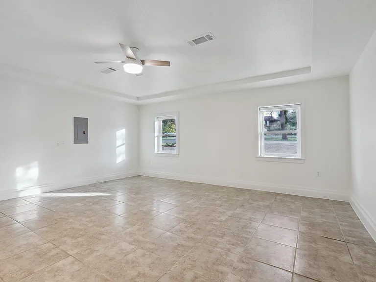 4 Concord Cir — Photo 12
