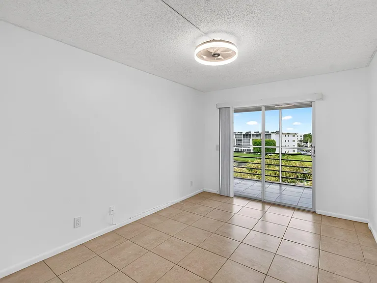 4028 Hythe Pl #B — Photo 45