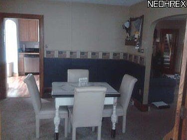 5th image of 2384 Pelton Ave