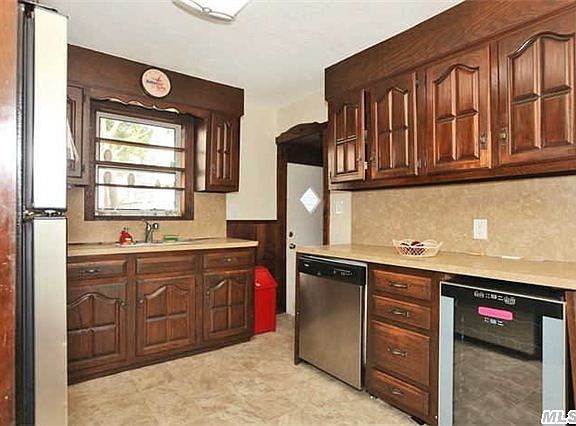 2nd image of 12 Prince St