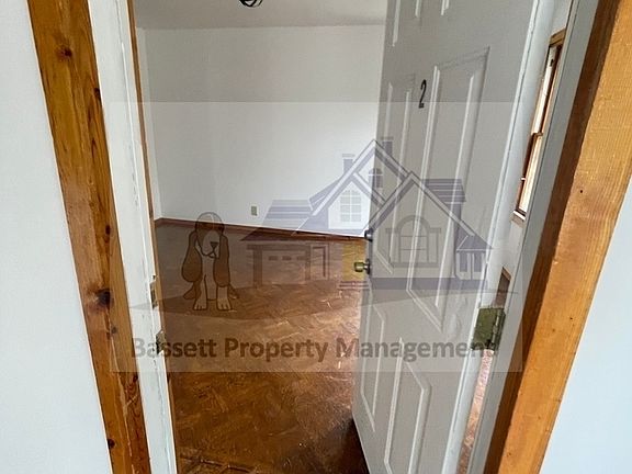 3rd image of 617 Elm St APT 2