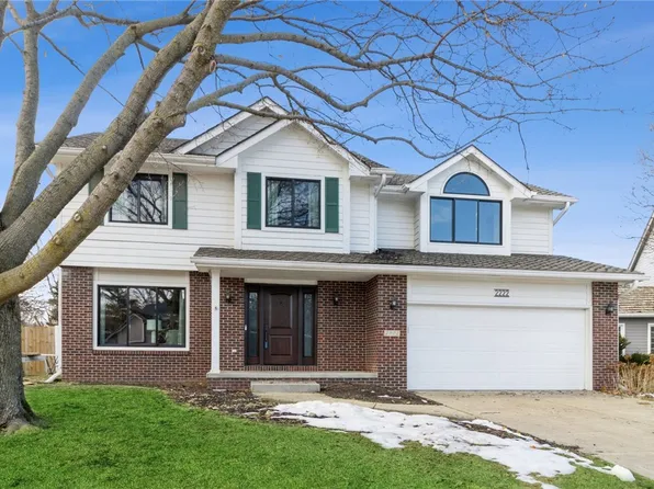 2222 NW 141st St, Clive, IA 50325