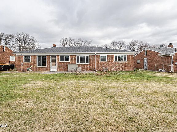 5th image of 3021 Pinehurst Rd