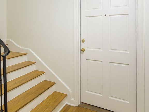 2nd image of 1913-1941 Prospect Ave #1917-5