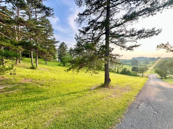 2 Edward Ct, Corbin, KY 40701