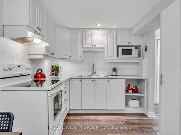 771 Eversley Dr #Basement, Mississauga, ON L5A 2E2