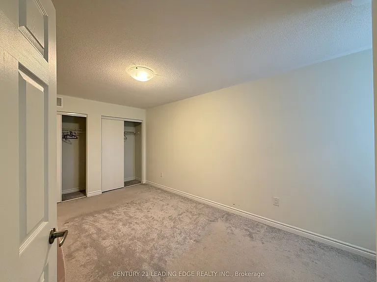70 Lockyer Dr — Photo 32