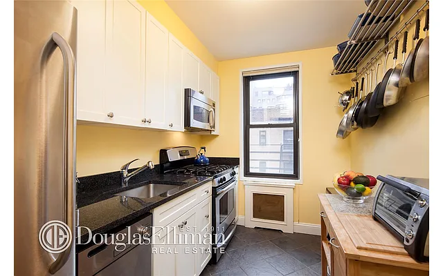 Sold by Douglas Elliman | media 10