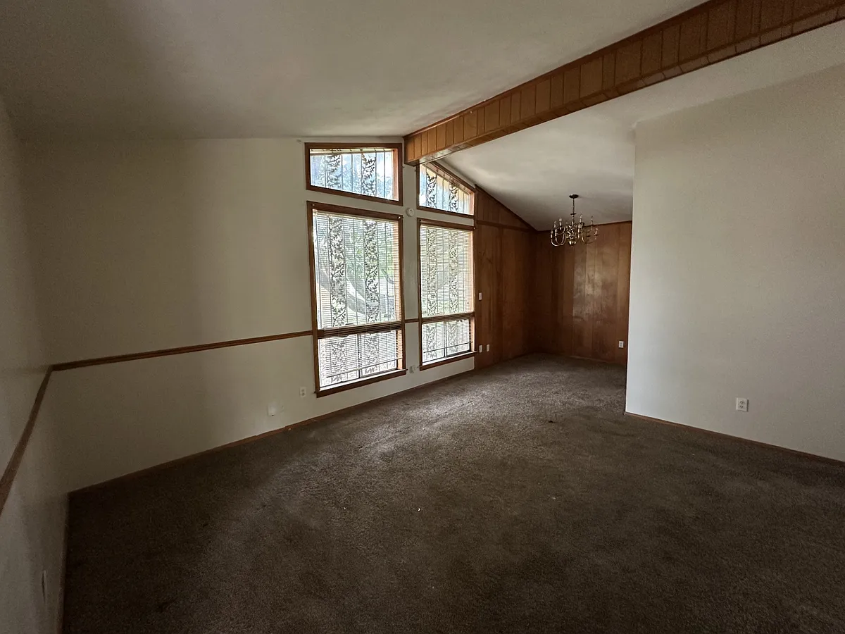 Building Photo - 2306 Theda Ave