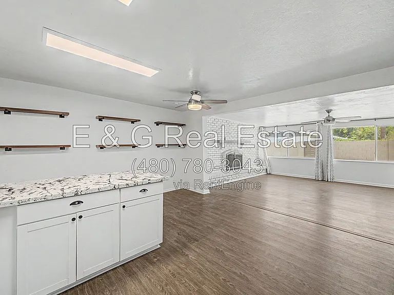 1711 W Montecito Ave — Photo 11