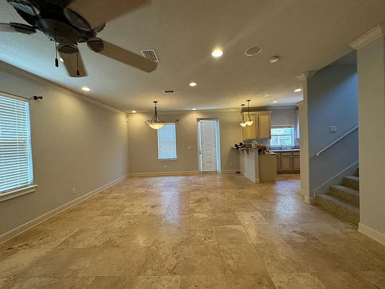 241 Inverrary Dr — Photo 9