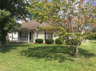 2080 Ardmore Village Ln, Winston Salem, NC 27127