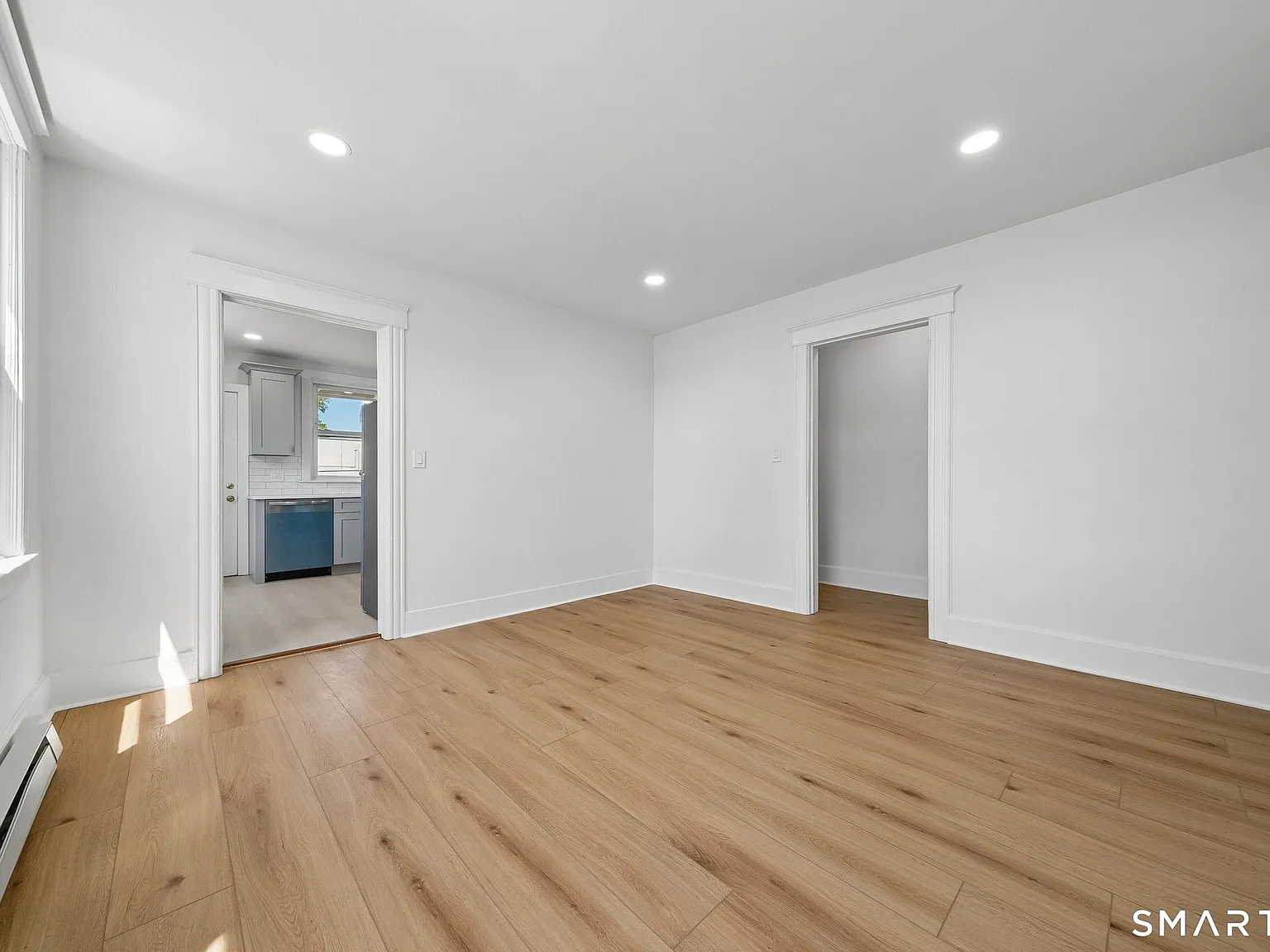3 bed, 1.0 bath, 900 sqft, $3,500 — Photo 4