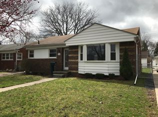 21246 Severn Rd, Harper Woods, MI 48225