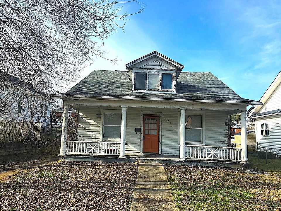 1st image of 221 Chilhowie Ave E