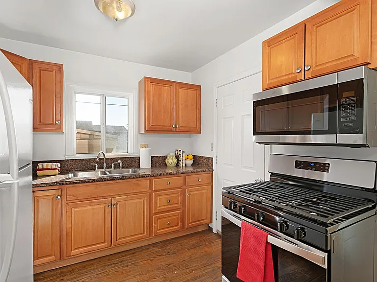 3004 Fairmount Ave — Photo 10