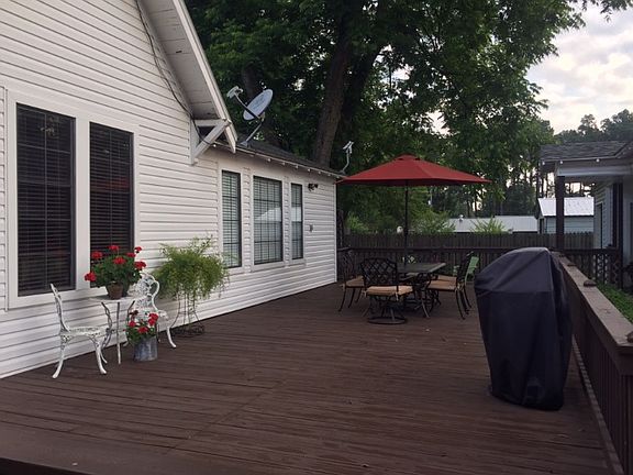 2nd image of 907 NE 2nd St