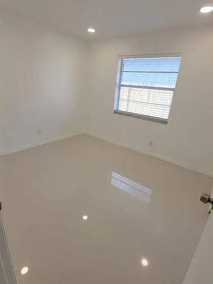 831 NW 14th Way #1-2 — Photo 8