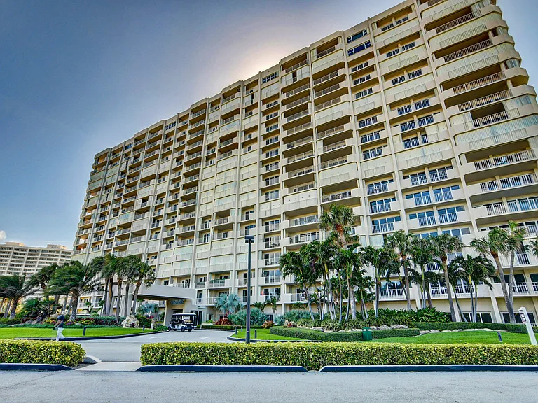 4301 N Ocean Blvd #607 — Photo 64