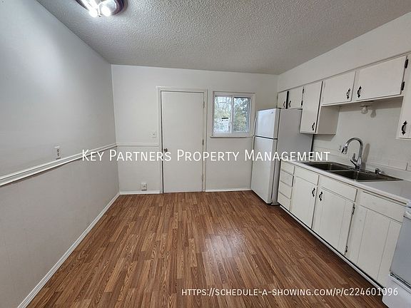 5th image of 128 Warner Ave APT 4