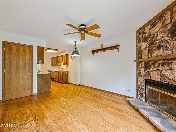 5th image of 1582 N Windsor Dr