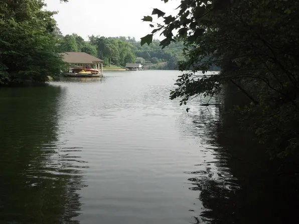 621 Sunset Bluff Ln, Friendsville, TN 37737