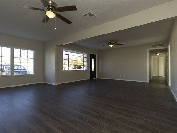 4th image of 1304 Catalina Ln