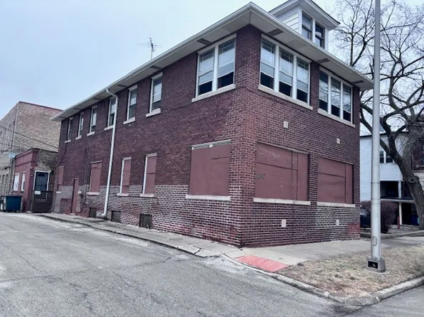 2412 High St, Blue Island, IL 60406