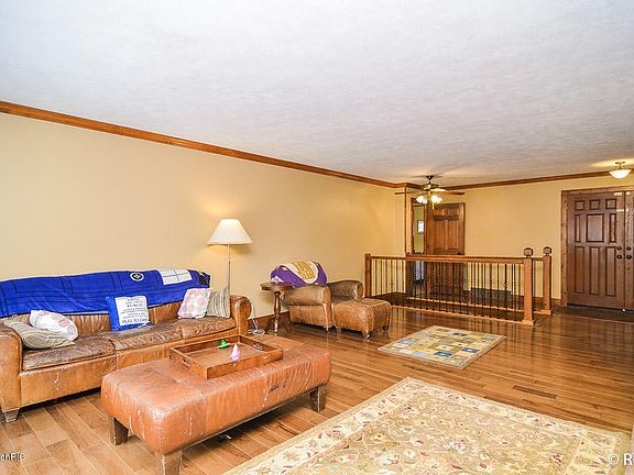 3rd image of 6790 Woodbrook Dr SE