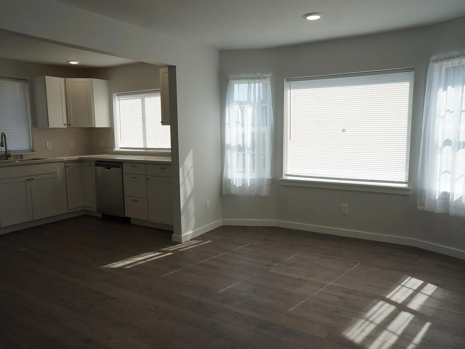 2 bed, 875 sqft, $1,895 — Photo 4