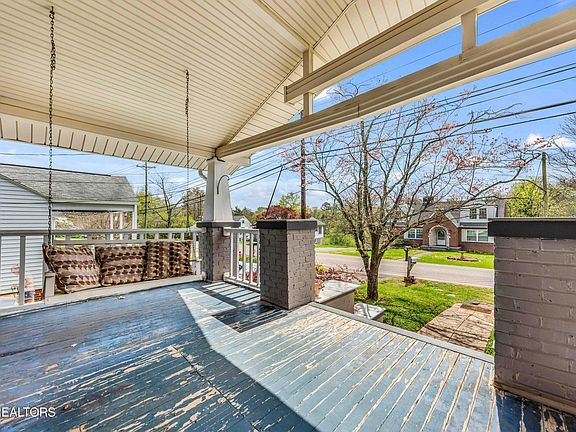 4th image of 2317 Fair Dr