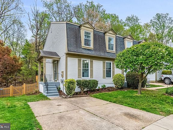 2nd image of 10522 Reeds Landing Cir