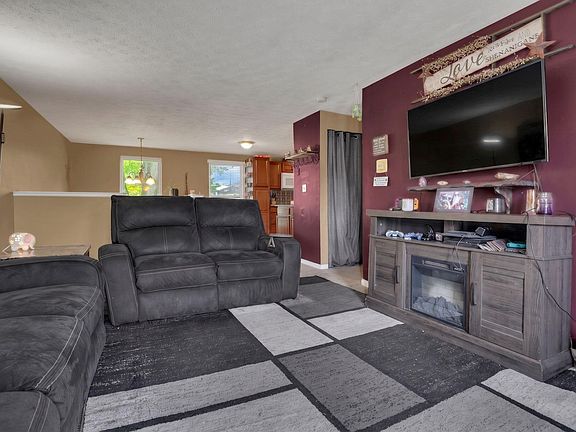 5th image of 2654 Stonington Ave