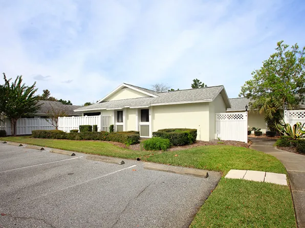 4 Lake Forest Pl, Palm Coast, FL 32137