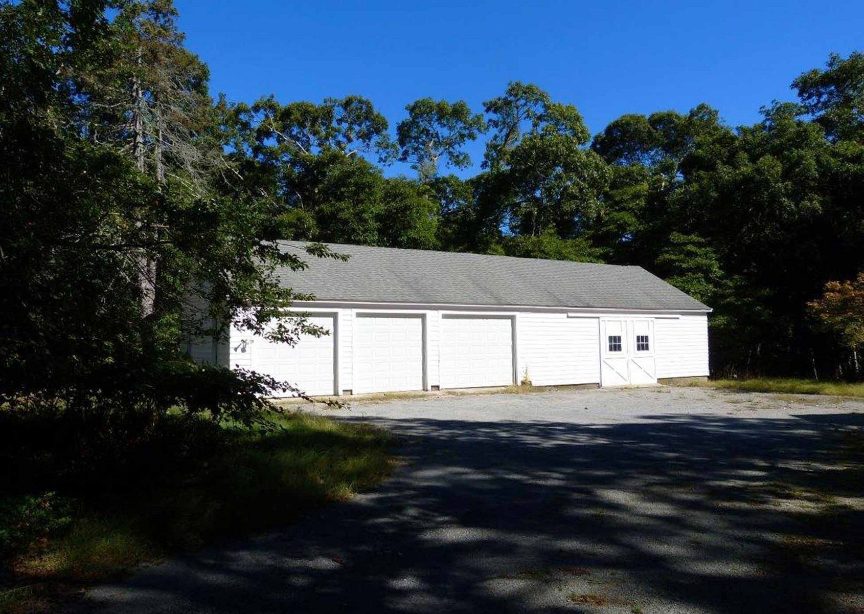 34 Jagger Ln in Westhampton Out East